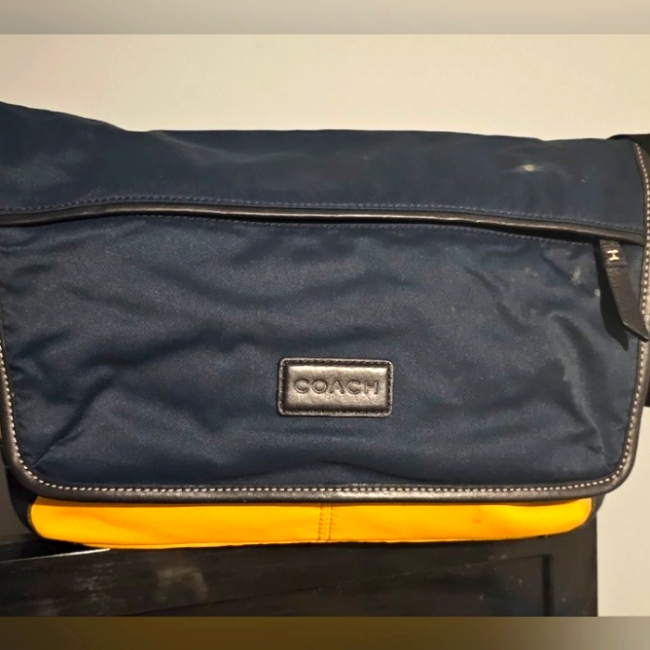 Coach Camden Crossbody ( Unisex )